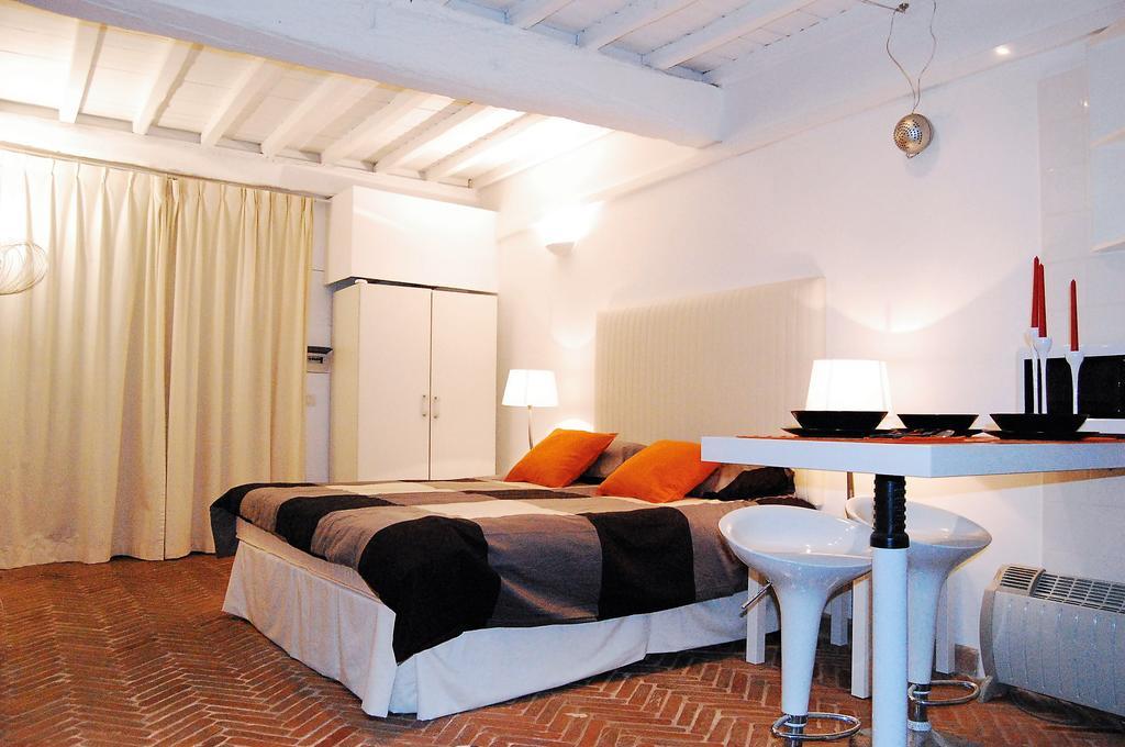Bernini Navona Apartment